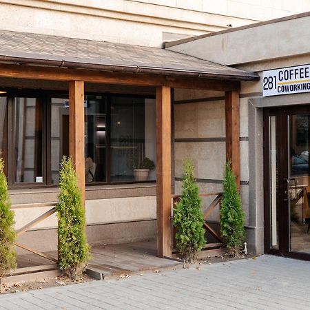 281 Hostel Бишкек Экстерьер фото