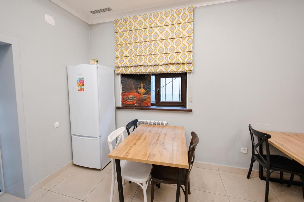 281 Hostel Бишкек Экстерьер фото