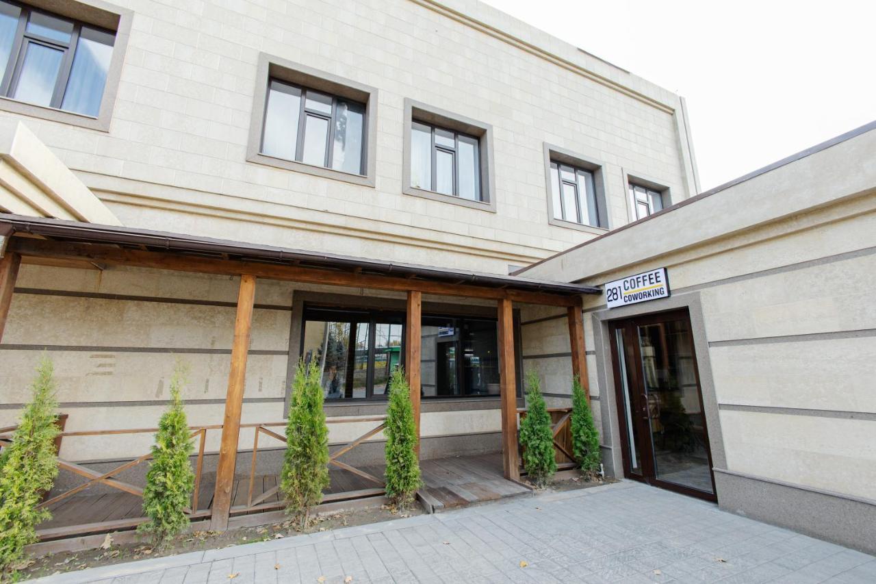 281 Hostel Бишкек Экстерьер фото