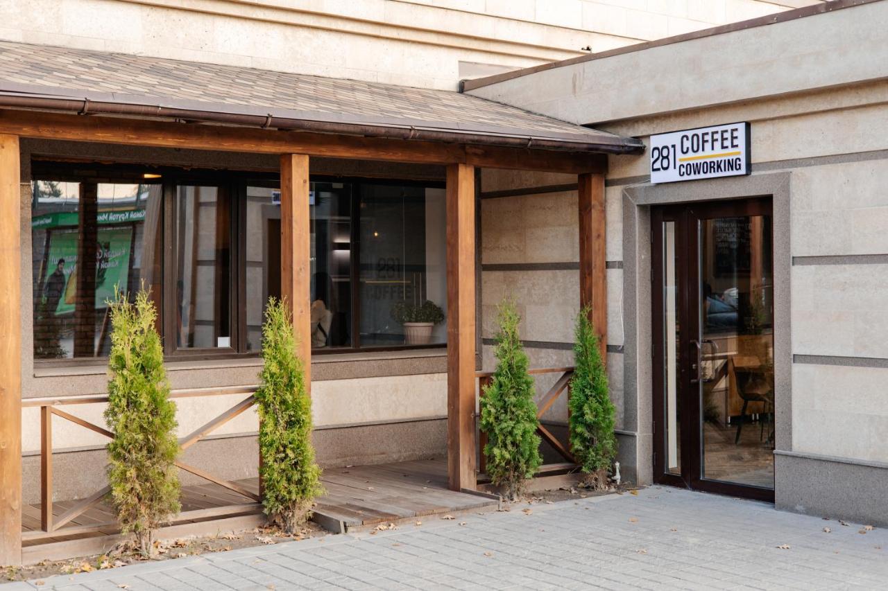 281 Hostel Бишкек Экстерьер фото